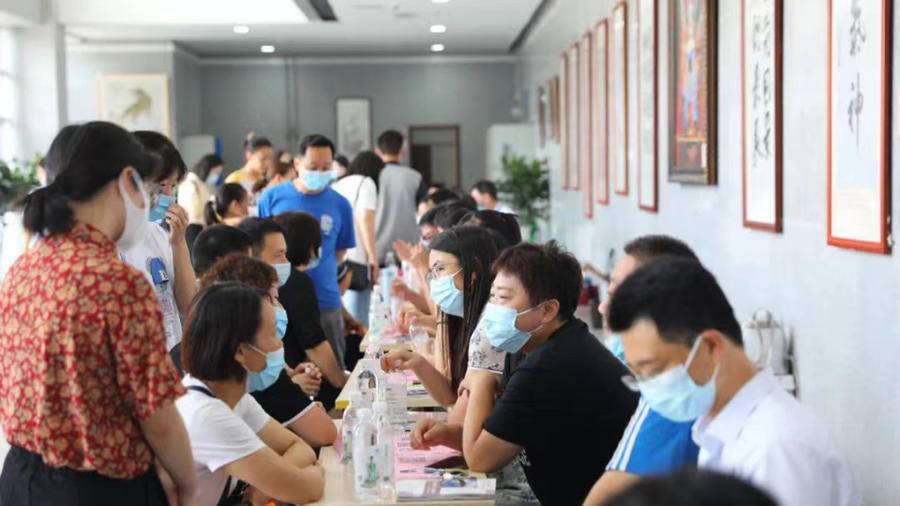 济南高中阶段学校举办校园招生咨询活动